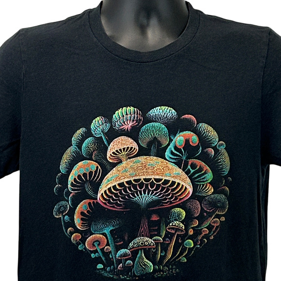 Magic Mushrooms T Shirt Mens M Medium Shrooms Art Short Sleeve Graphic Tee Black - Picture 1 of 7